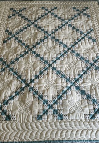 Charming Blue/Green and Ivory Cream Irish Chain Quilt