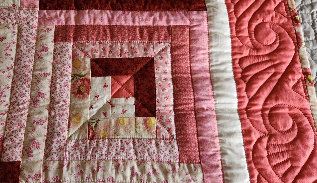 Vintage Fabrics Coral and Cream Log Cabin Quilt - Image 3