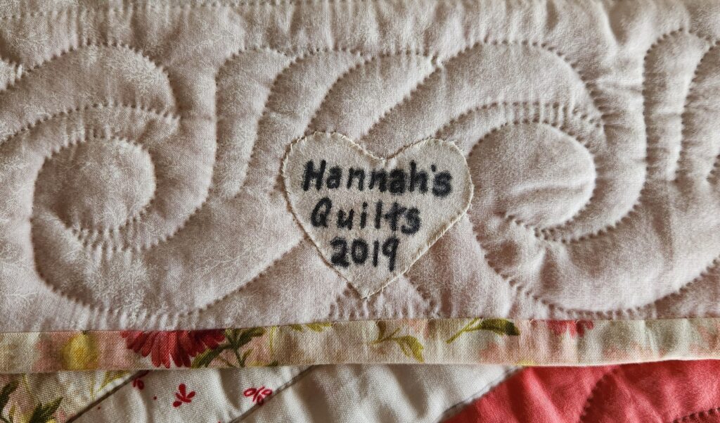 Vintage Fabrics Coral and Cream Log Cabin Quilt - Image 5