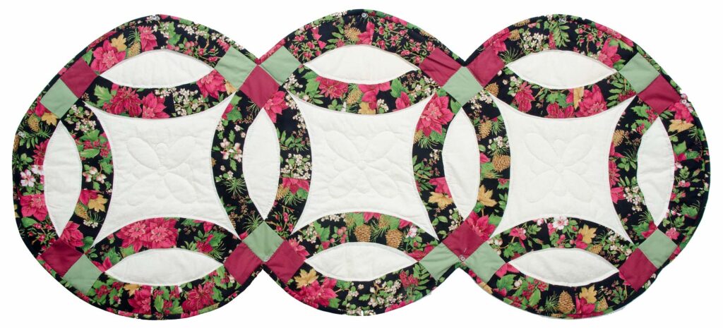 Poinsettia Double Wedding Ring Runner
