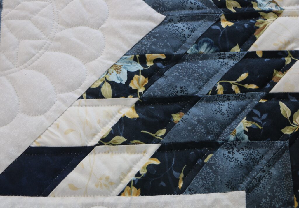 Blue Lone Star Log Cabin Quilt - Image 4