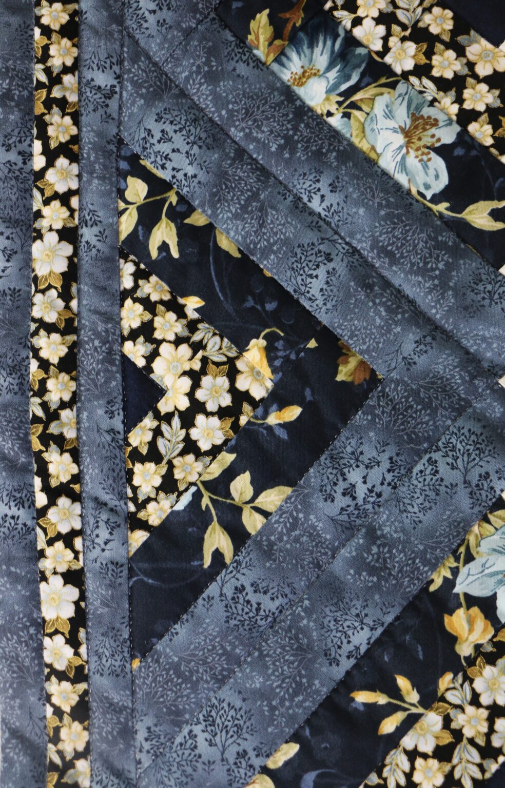 Blue Lone Star Log Cabin Quilt - Image 8