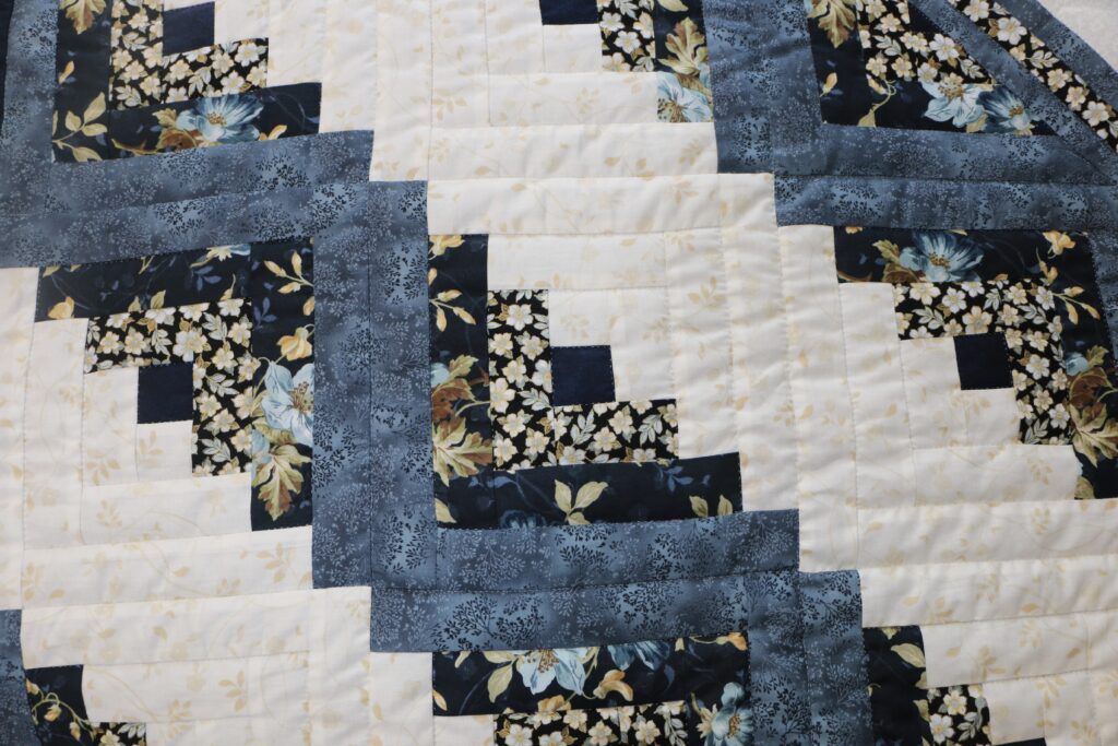 Blue Lone Star Log Cabin Quilt - Image 10