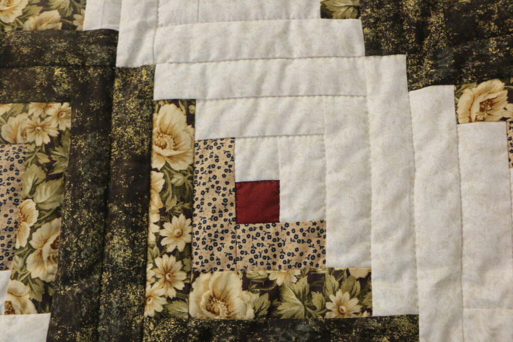Lone Star Log Cabin Quilt - Image 4