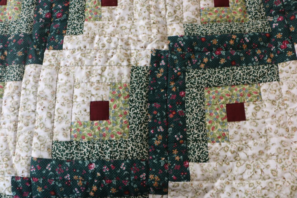 Green and Cranberry Lone Star Log Cabin - Image 6