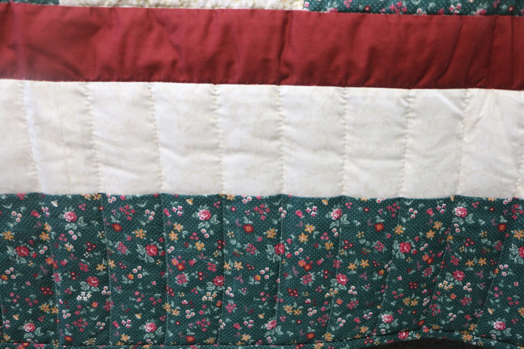 Green and Cranberry Lone Star Log Cabin - Image 7
