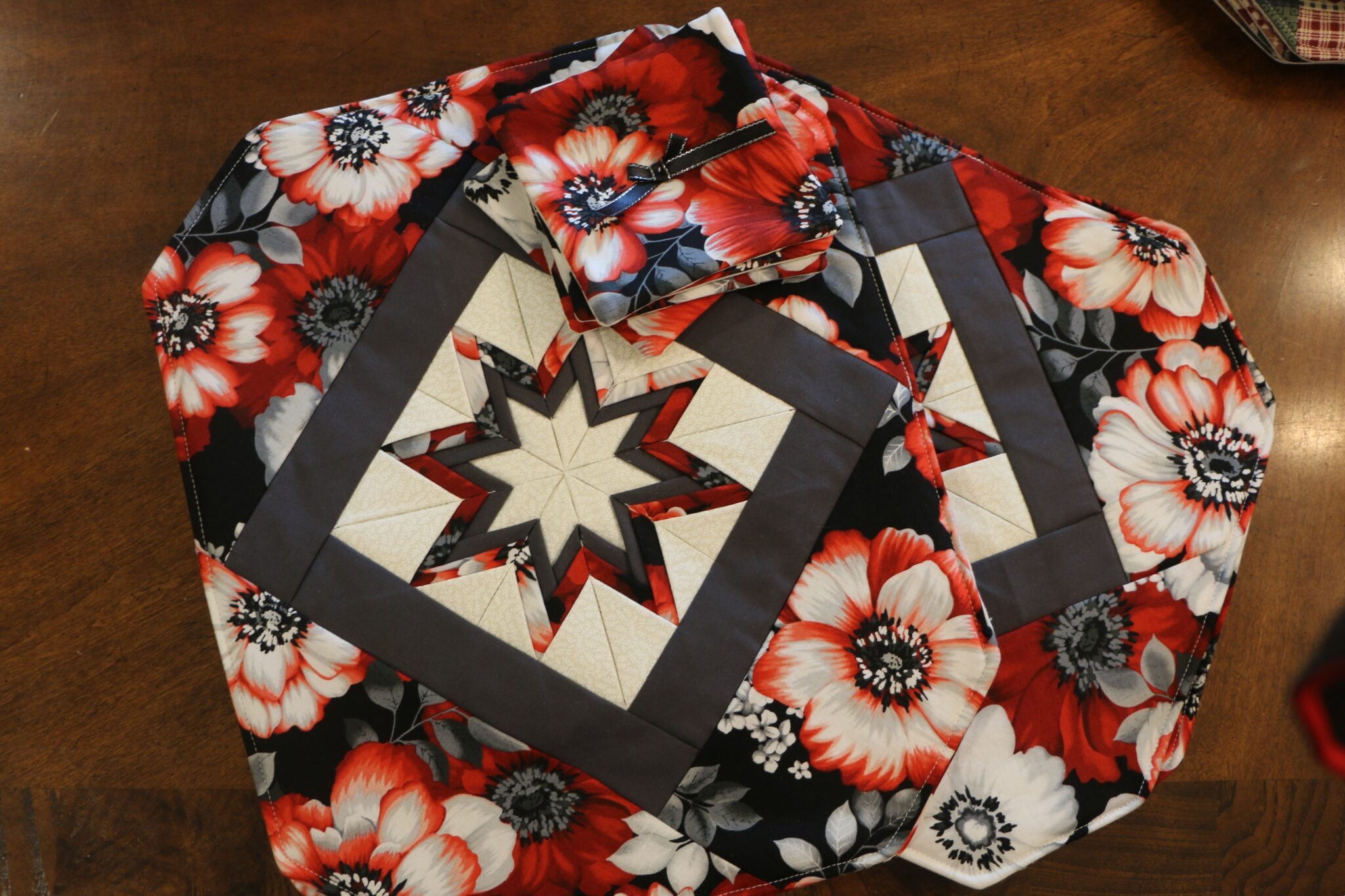Handmade Folded Star Placemats and Coasters - Image 3