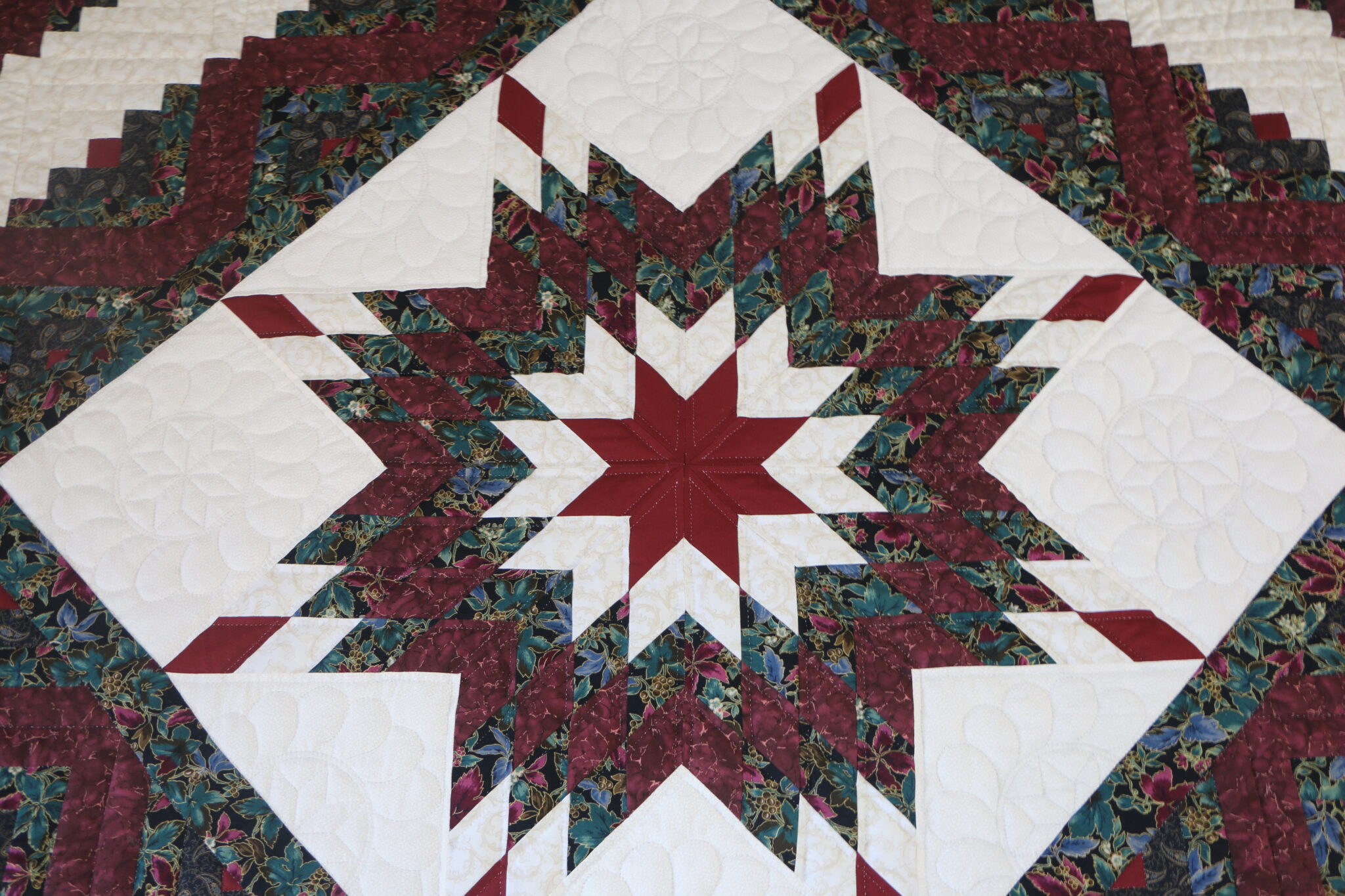 Maple Leaf Burgundy and Gold Lone Star Log Cabin Quilt - Image 6
