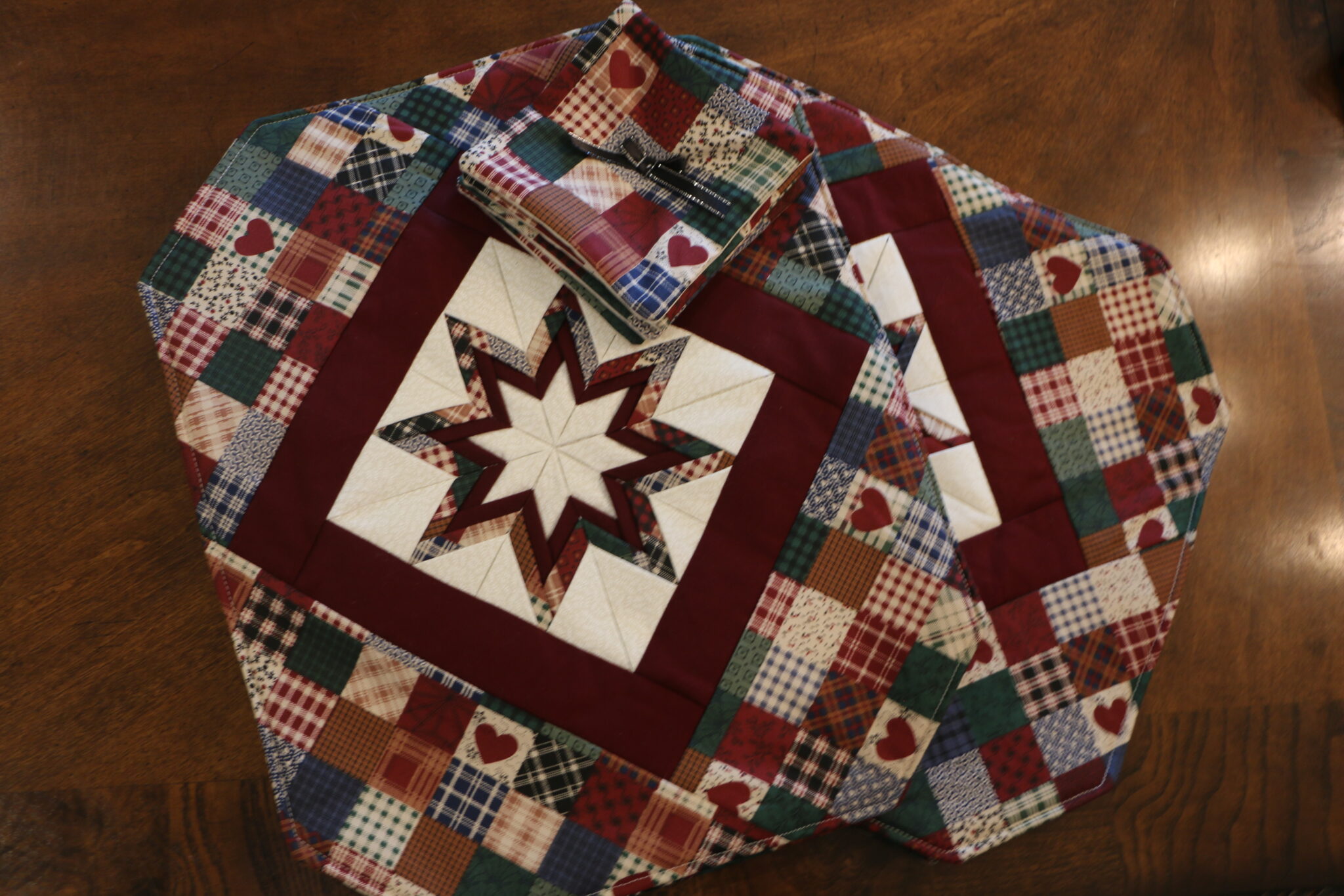 Handmade Folded Star Placemats and Coasters - Image 2